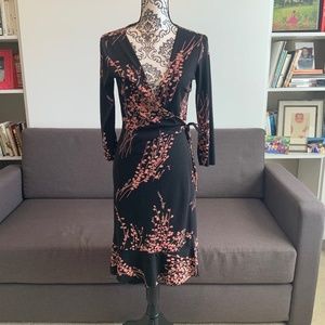 Floral Elegance: Max and Cleo Wrap Dress - Size Small